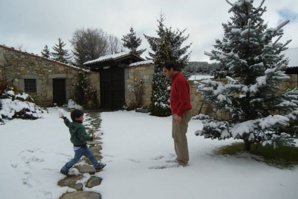 fm-nieve-papa-y-nino8F5E345A-5589-FAE4-F86D-AD0DBC2ADA7D.jpg