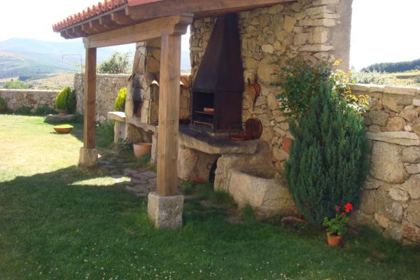 fm-exterior-barbacoa-4D87C34B6-D645-A969-3373-5583DDC27087.jpg