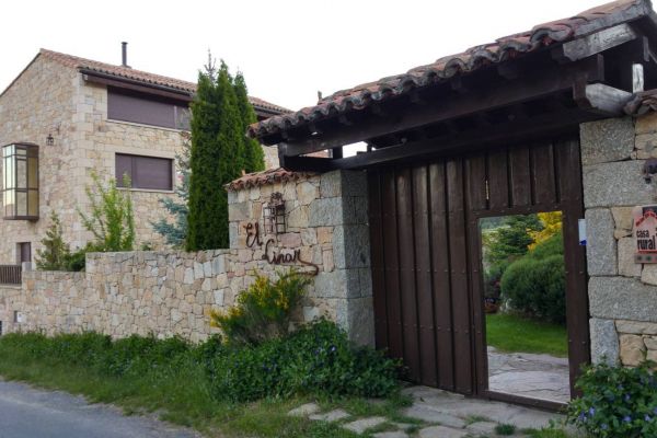 fm-exterior-porton-y-fachada0838F2B0-B863-3C36-B2DD-DCE884B8F05F.jpg